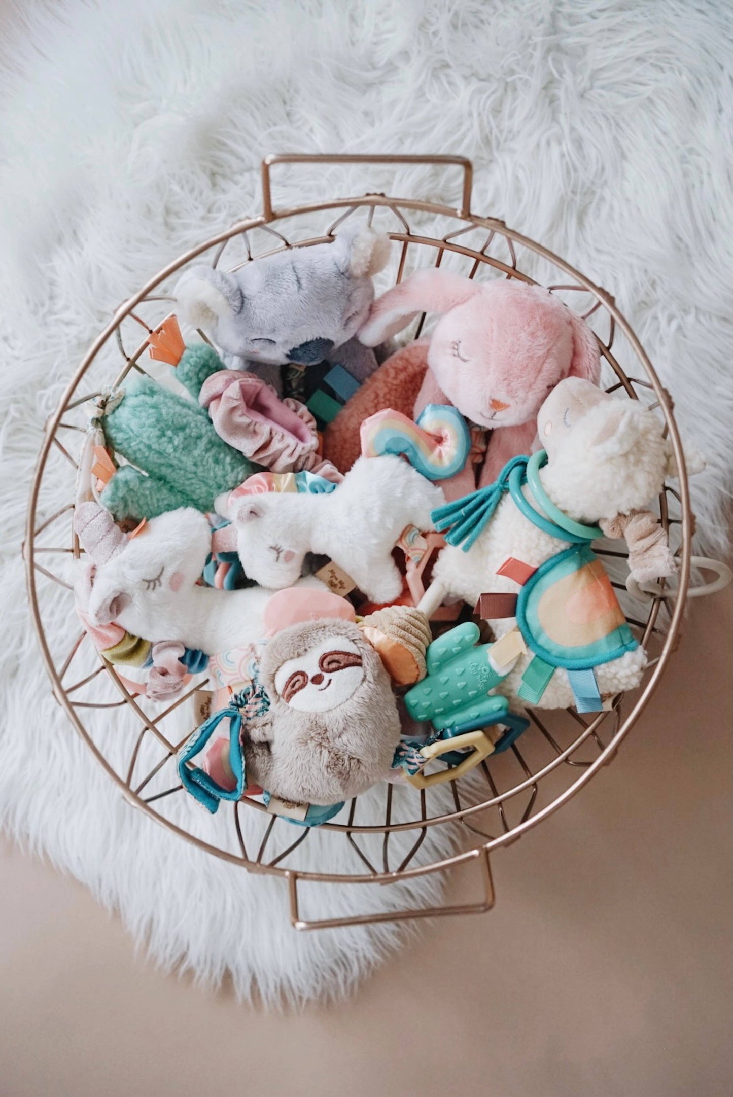 Itzy Friends Link & Love Activity Plush with Teether Toy