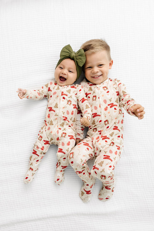 Mistletoe Zipper Footie