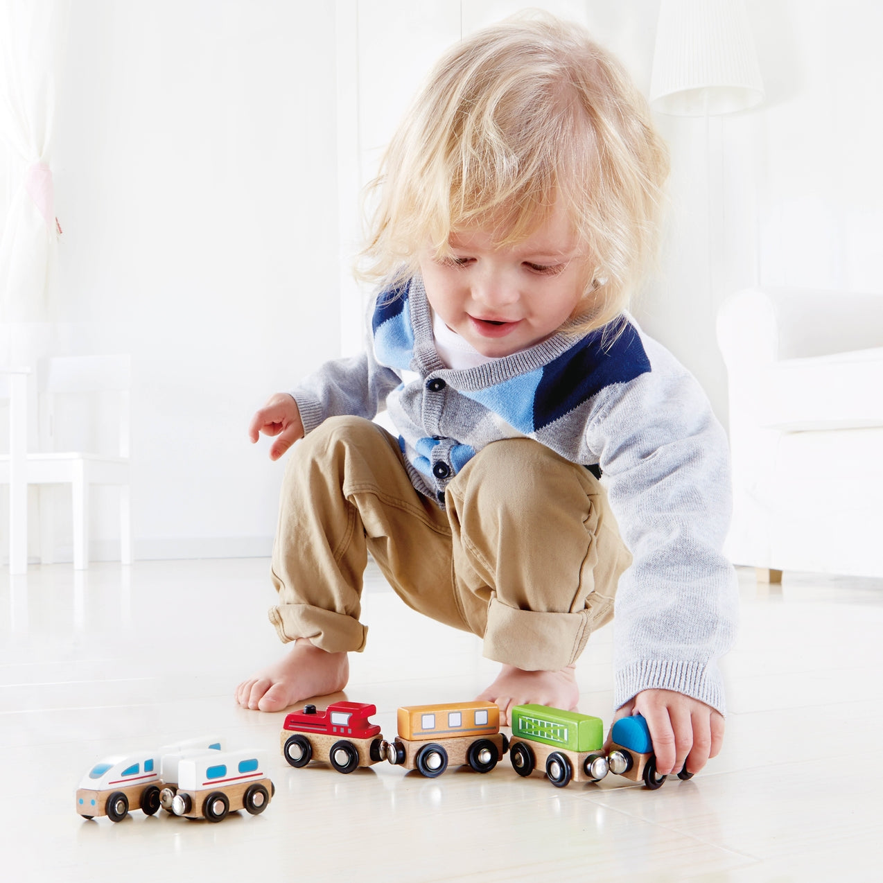 Magnetic Classic Train